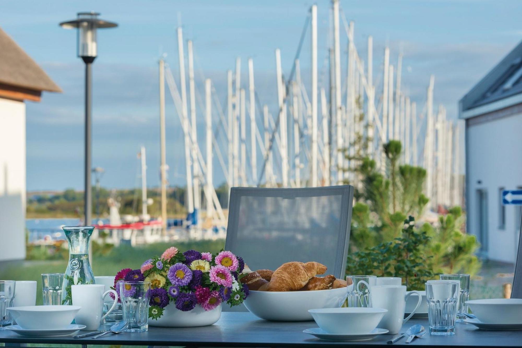 Ostsee - Reetdachhaus Nr 36 "Warder" Im Strand Resort Heiligenhafen Exterior foto